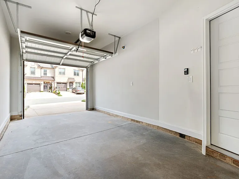 1033 Bonanza Ln — Photo 19