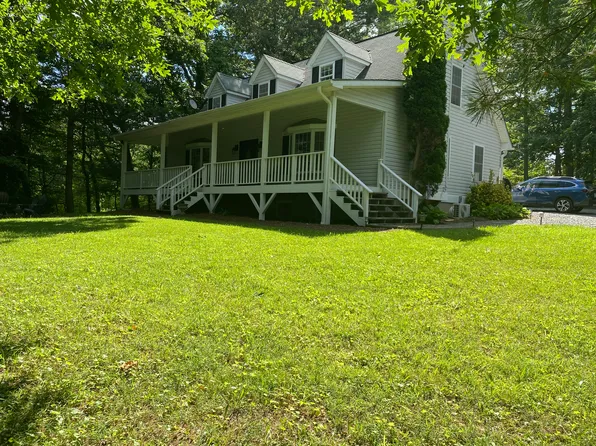17 Old Gap Creek Rd, Fairview, NC 28730