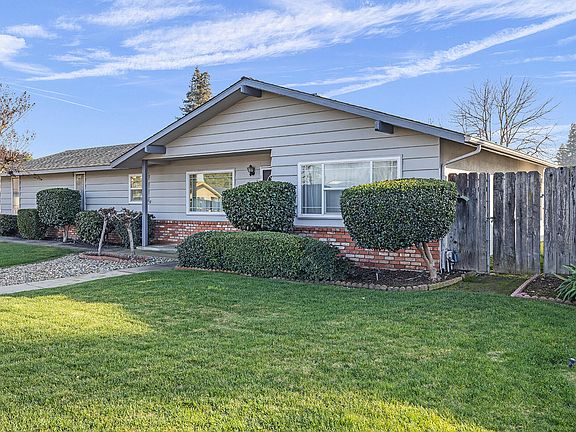 3rd image of 2415 E Feemster Avenue