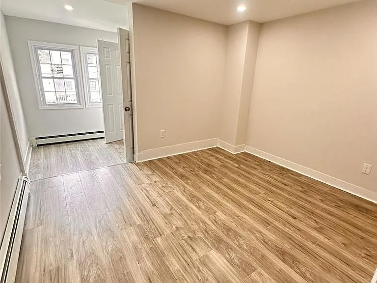 44 S Locust St — Photo 6