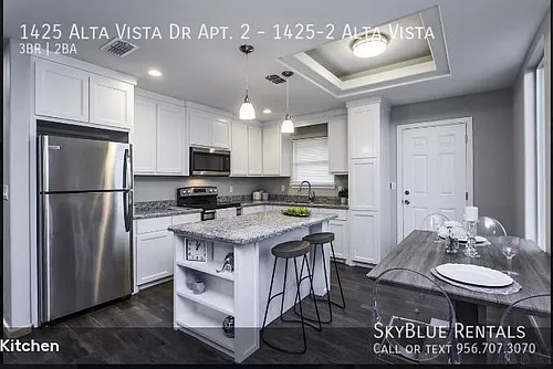 1425 Alta Vista Dr Photo 1