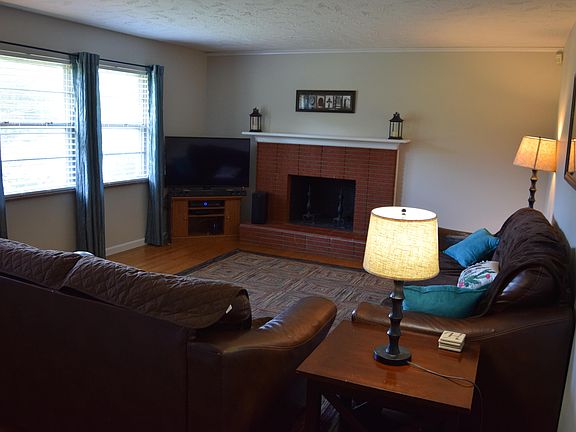 5th image of 1052 Lancewood Dr