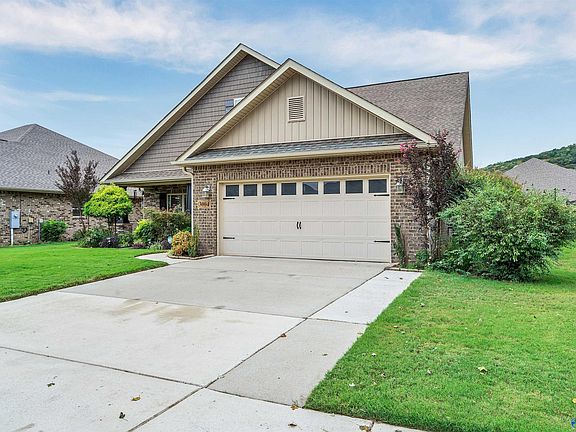 2nd image of 3004 Greenway Cir SE