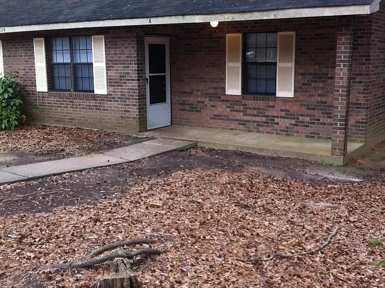 109 Jay Ln #A — Photo 1