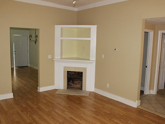 livingroom off foyer