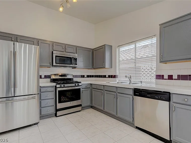 7225 Scenic Hills Dr — Photo 13