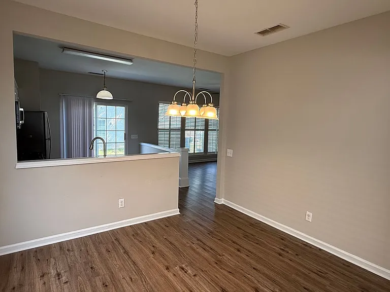3319 Mannington Dr — Photo 5