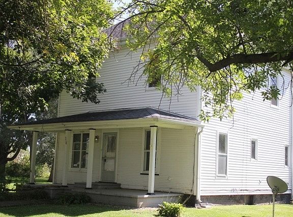 2nd image of 316 E Walnut St