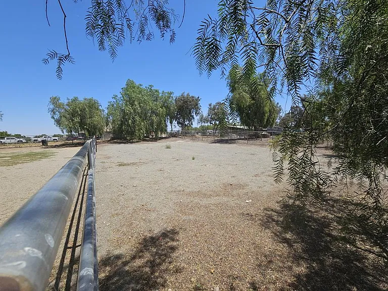 22530 Rolling Meadows Dr — Photo 11