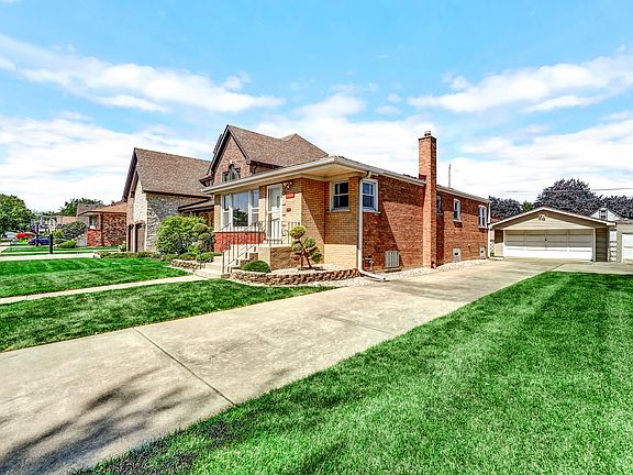 3rd image of 4908 W 106th St