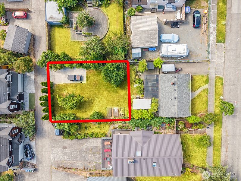 2nd image of 3812 24th Avenue W