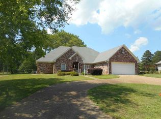 716 Oak Trl, Canton, MS 39046