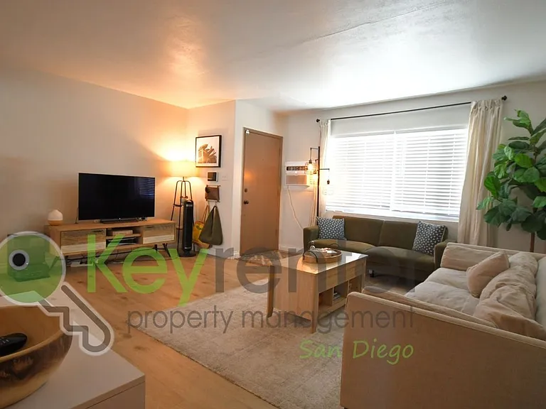 8075 Palm St — Photo 2
