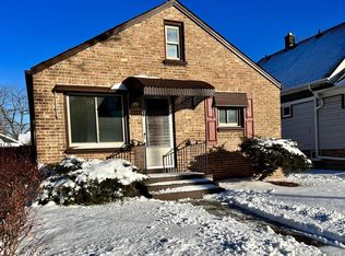 4828 N 18th St, Milwaukee, WI 53209