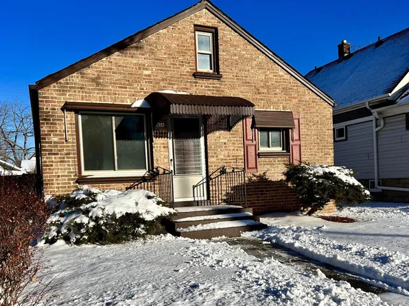 4828 North 18th STREET, Milwaukee, WI 53209