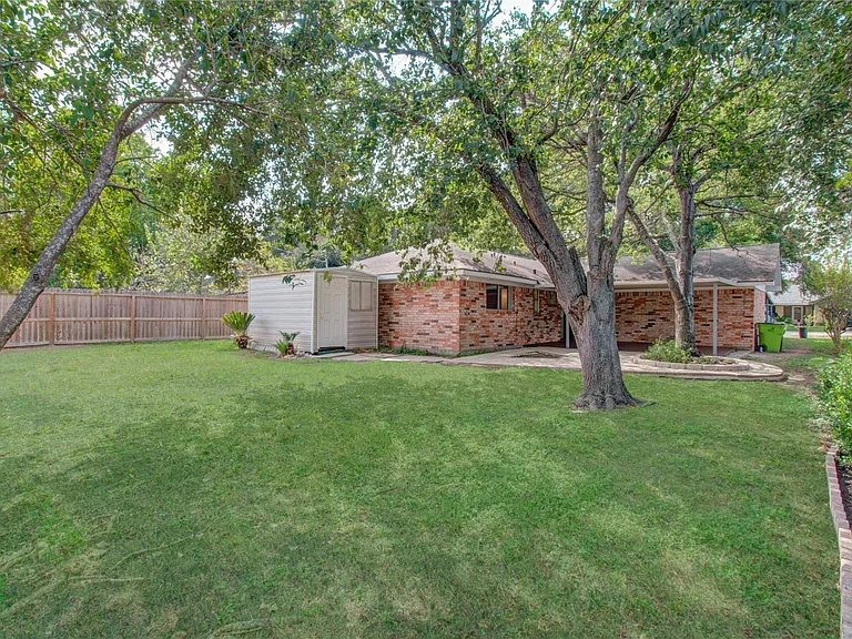 1806 Cypress Dr — Photo 23