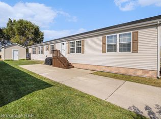 6195 Andora Ave, Fenton, MI 48430