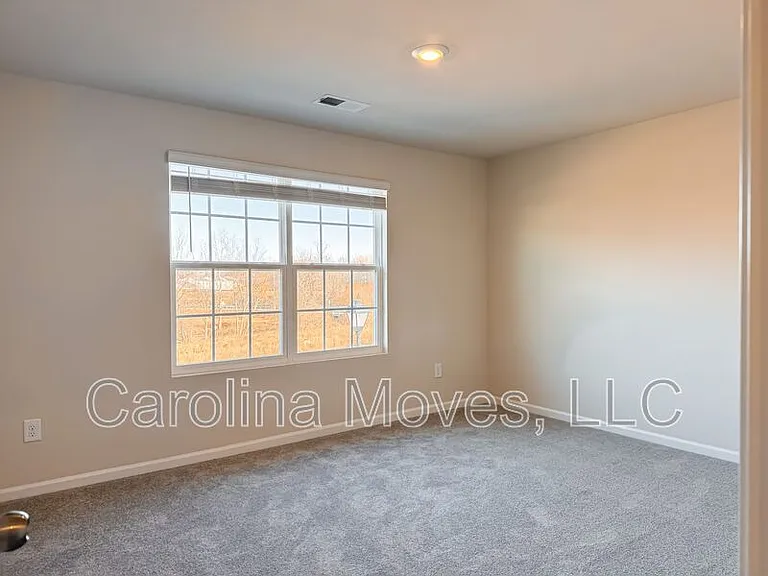 109 Clairvale Ct — Photo 14