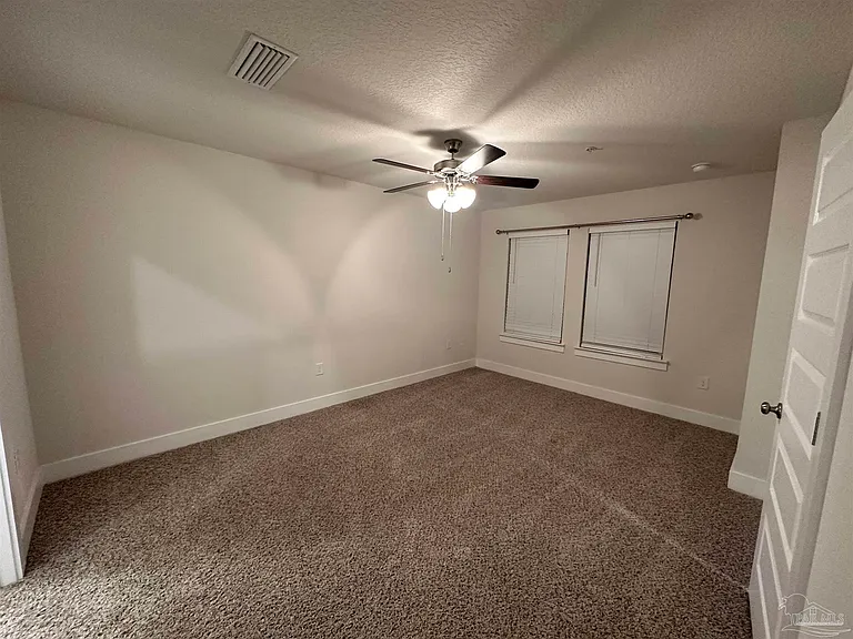 1542 Iroquois Ct — Photo 9