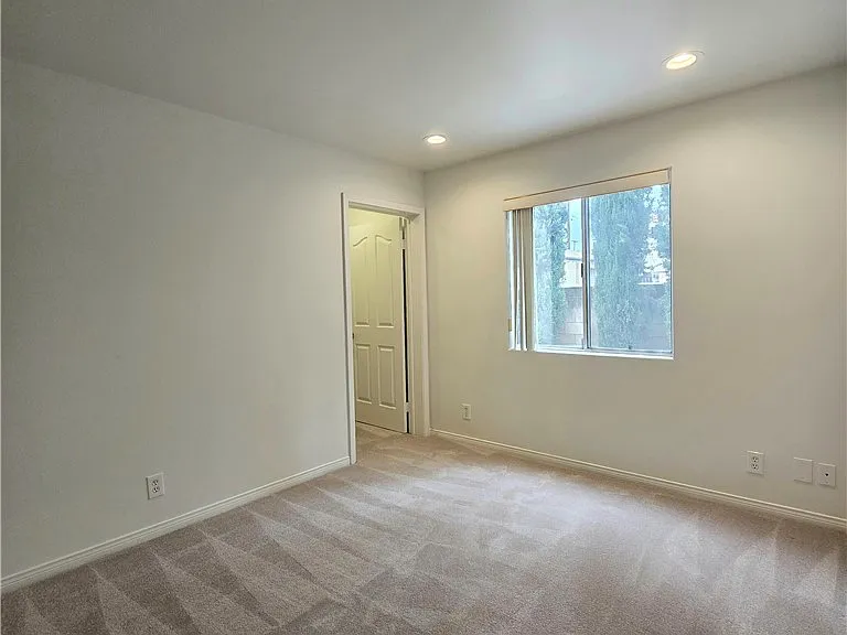 8219 Somerset Pl — Photo 14