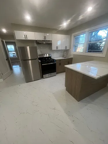 9 Stecher St Photo 1