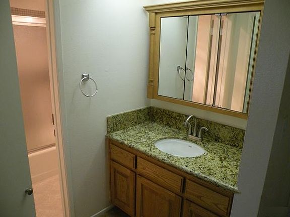 5th image of 770 W Imperial Ave Unit 32
