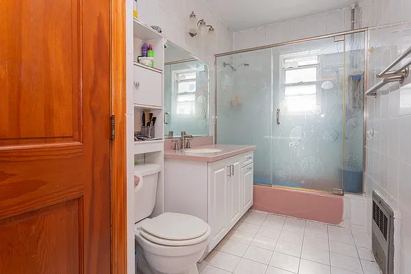 Sold by Keller Williams Realty Landmark | media 19