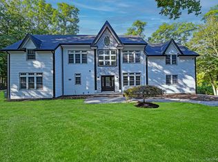 112 Sunken Meadow Rd, Northport, NY 11768