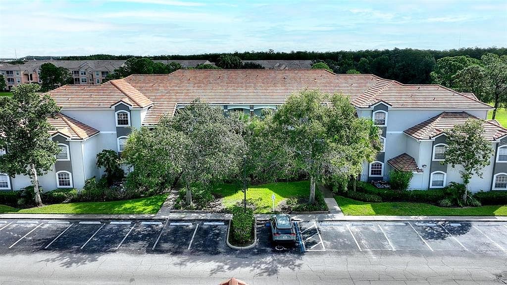 14037 Fairway Island Dr APT 233