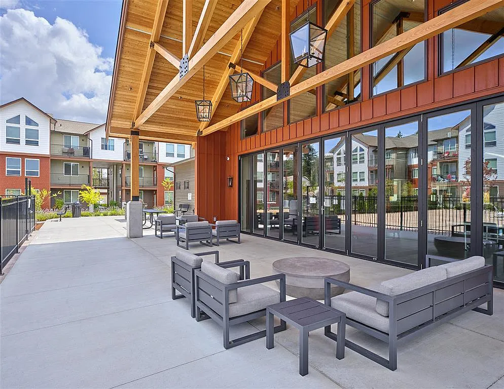 The Lodge — Photo 3