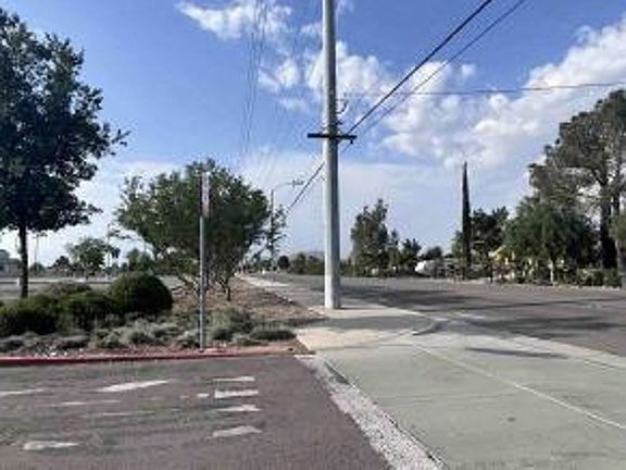 Exterior Neighborhood (street photo)