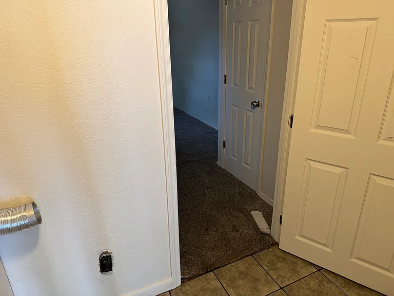 708 La Salle Way — Photo 11