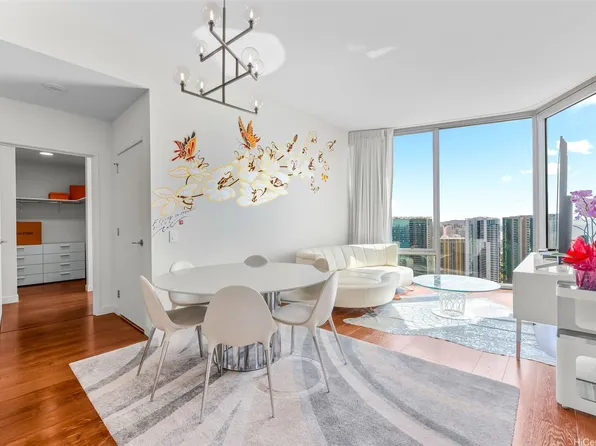 1001 Queen St #Penthouse 3908, Honolulu, HI 96816