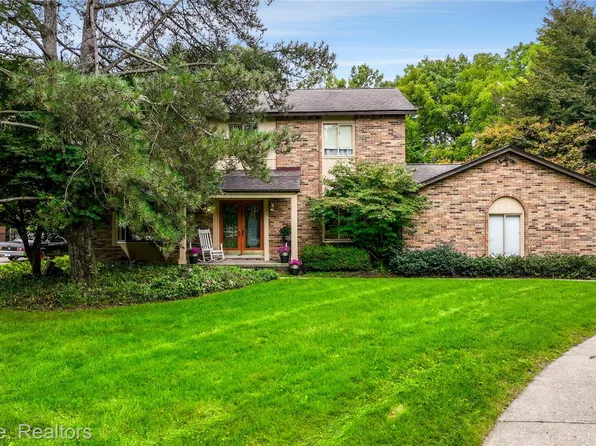 3622 Elder Rd S, West Bloomfield, MI 48324