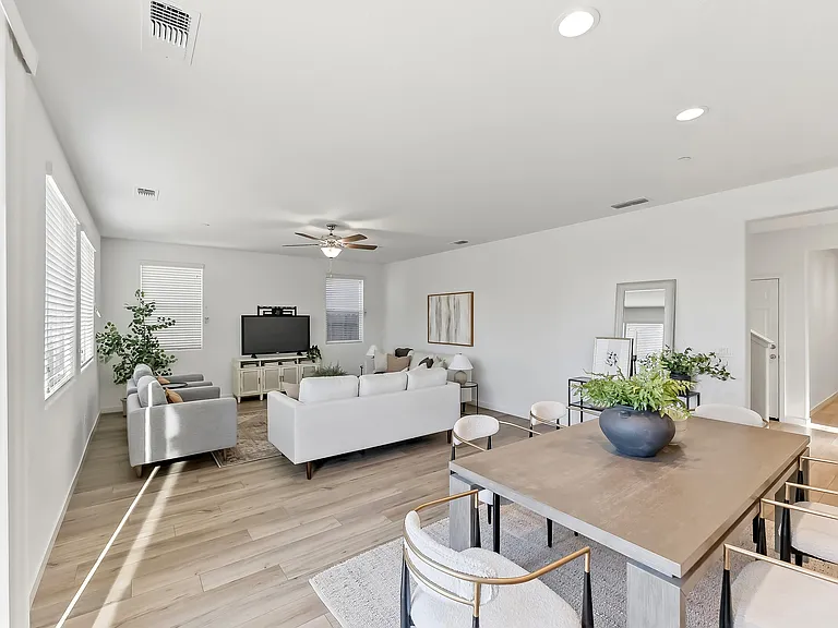 6690 E Adena Ave — Photo 8