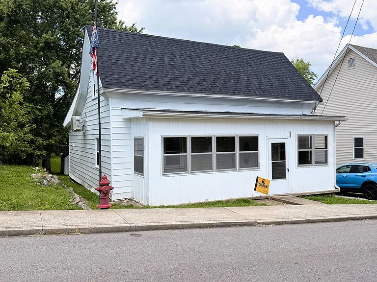 102 Church St — Photo 37