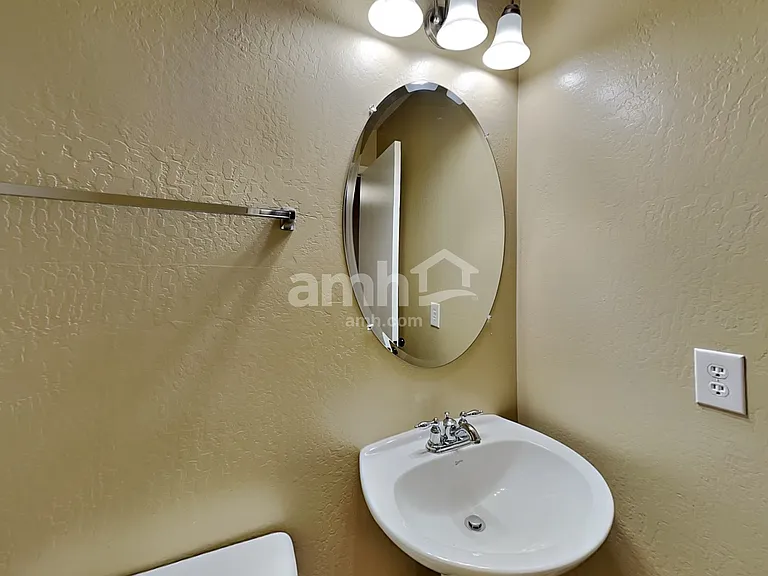 5332 W Jones Ave — Photo 7