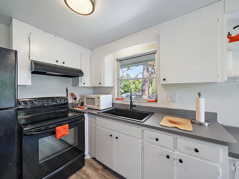 708 Shore Rd #C — Photo 15