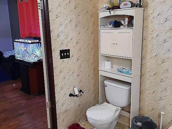 4th image of 8006 Shelle Estates Ct
