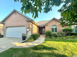 325 Garnet Dr, Morton, IL
