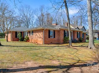 1751 5th St NE, Hickory, NC 28601