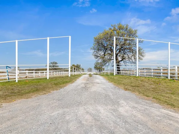 300636 State Highway 29, Foster, OK 73434