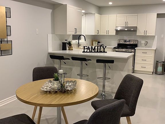 5th image of 1633 Saint Barbara St #1