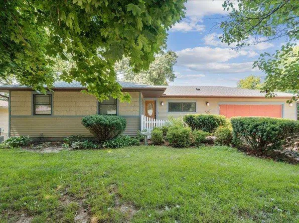 1012 19th Ave, Coralville, IA 52241