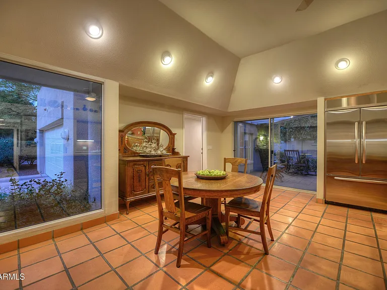 1523 W Vista Ave — Photo 6