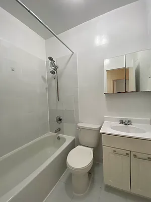 Rented by City Connections Realty | media 8