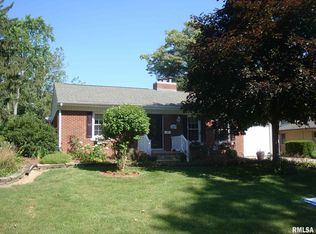 905 Westview Dr, Springfield, IL 62704