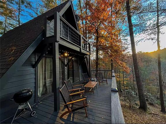 3rd image of 249 Hemlock Ln