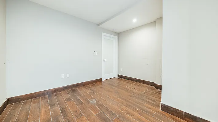 Rented by Nooklyn NYC LLC | media 54