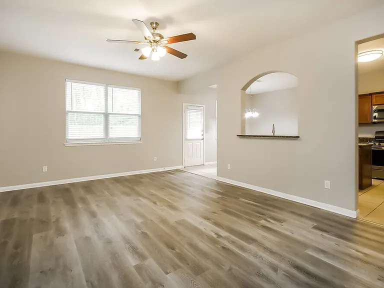 10296 Stone Gate Dr — Photo 6